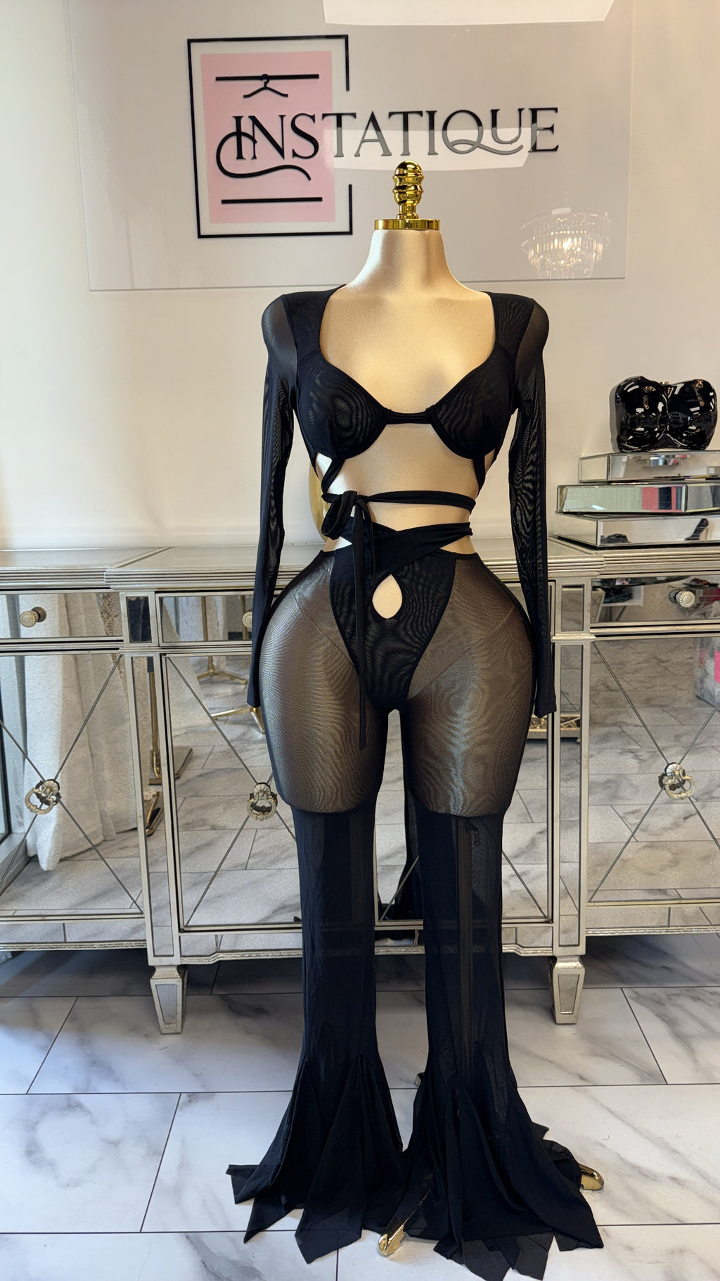 بنطلون شفاف ذو قاع واسع