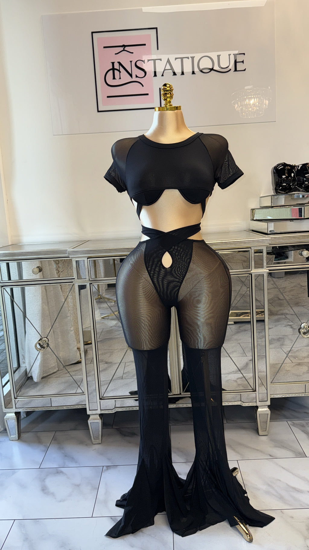 بنطلون شفاف ذو قاع واسع