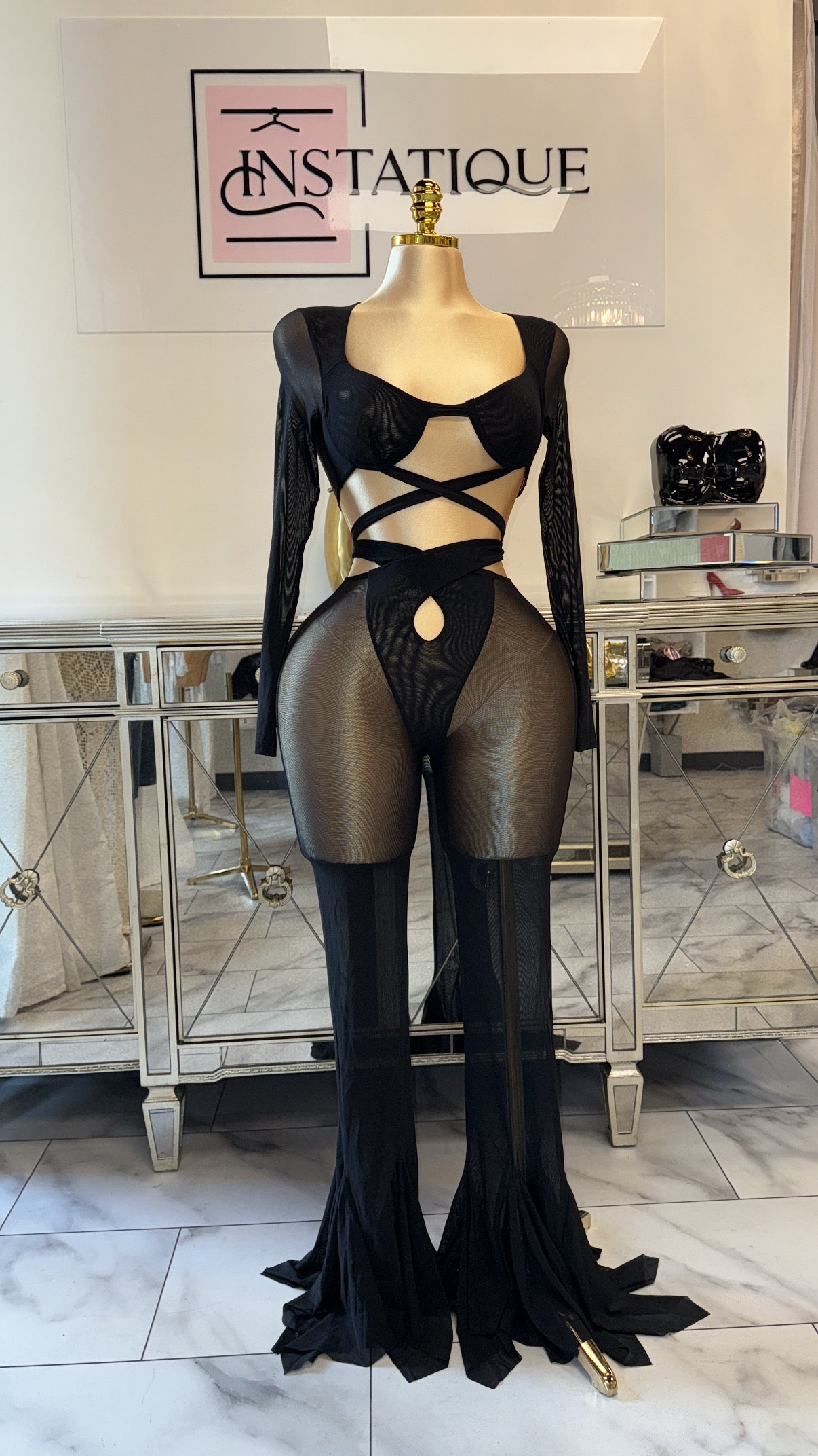 بنطلون شفاف ذو قاع واسع