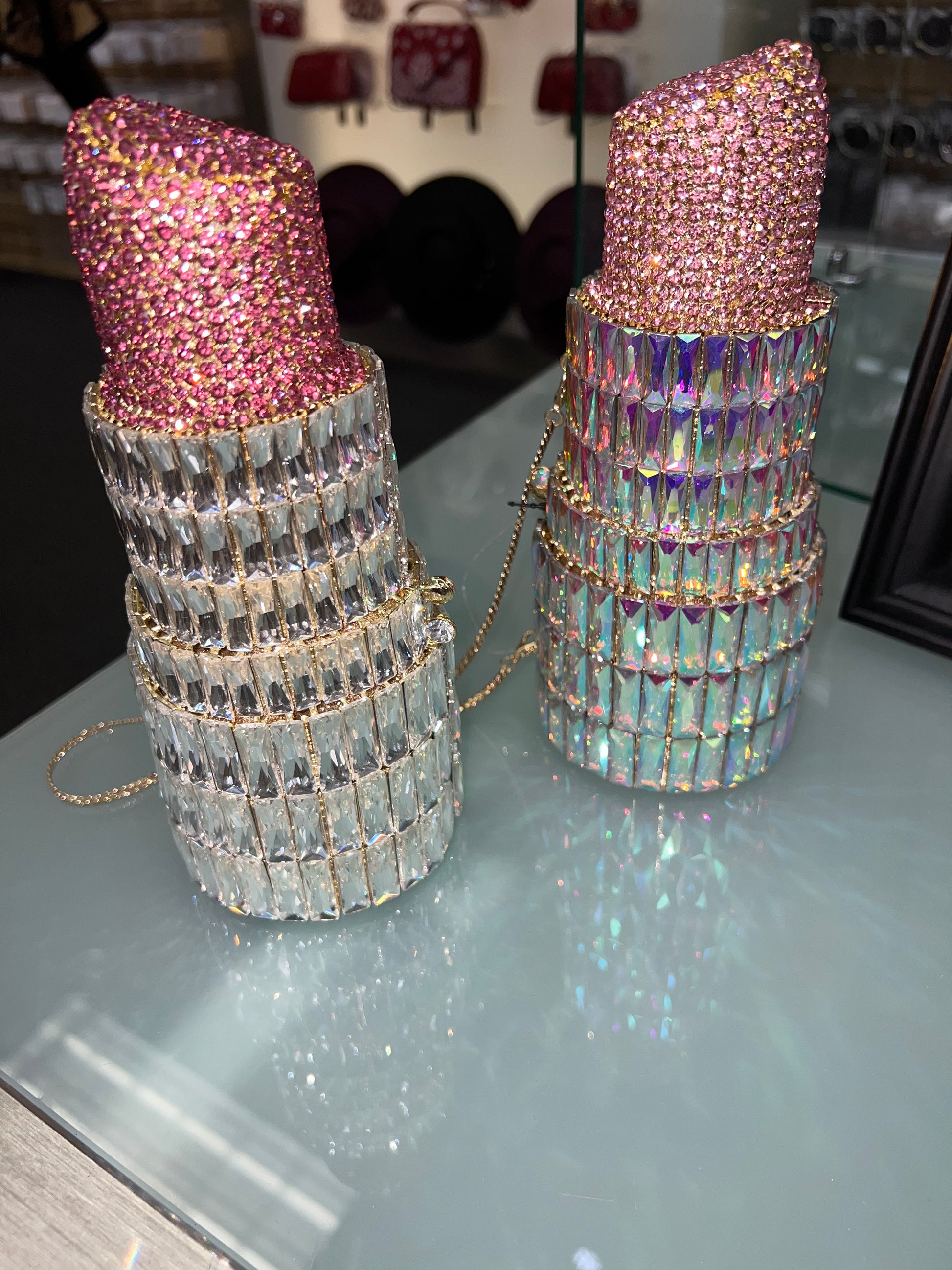 Hollywood Lip clutch