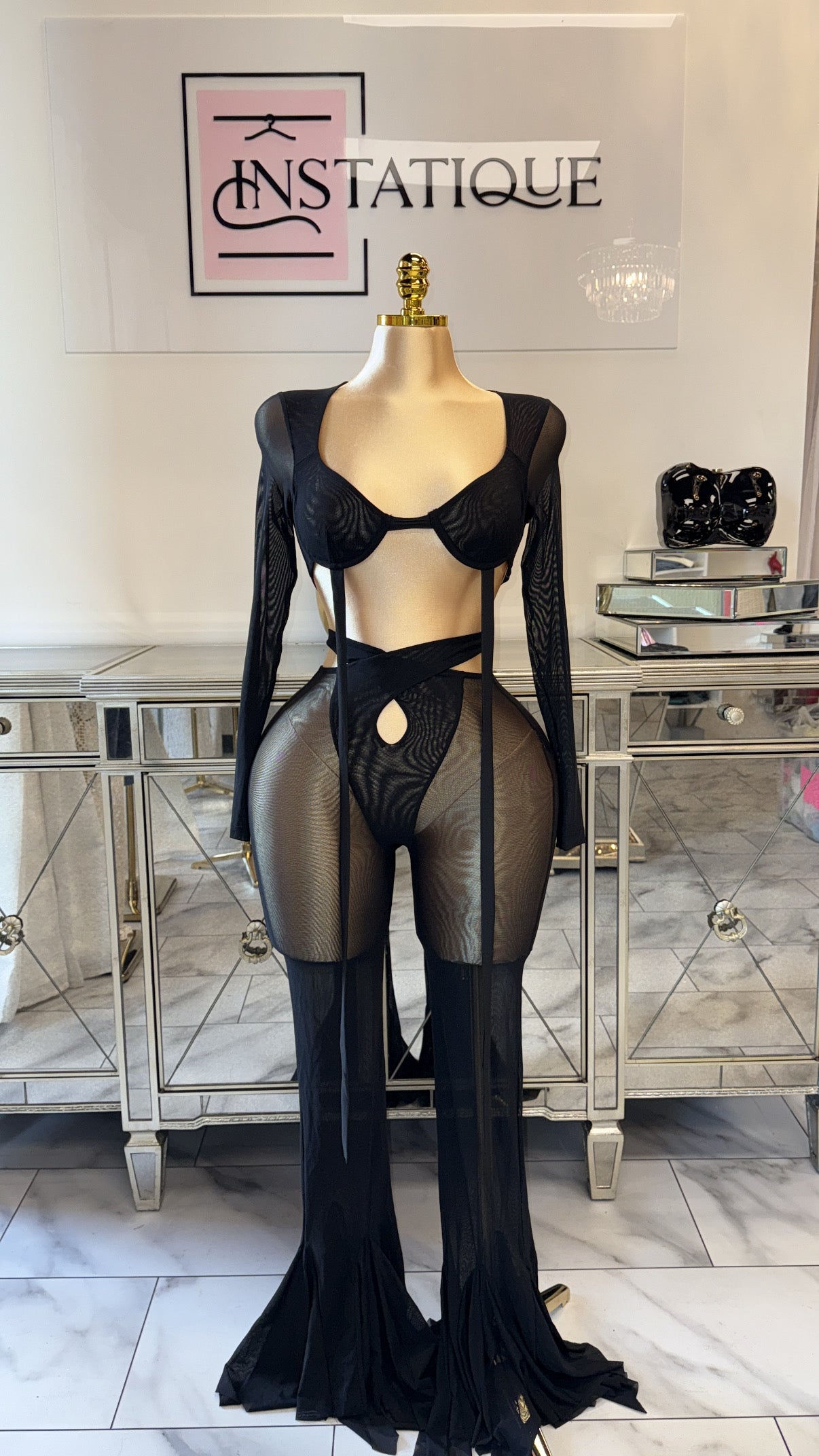 بنطلون شفاف ذو قاع واسع