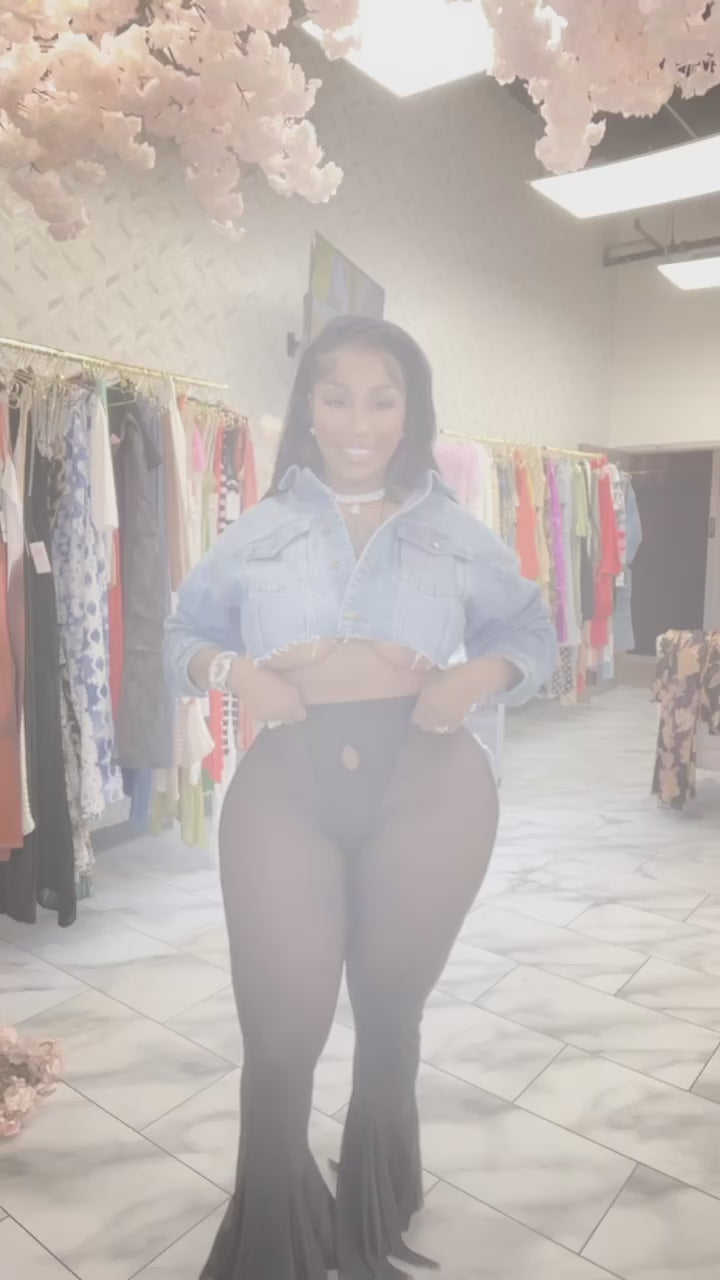 بنطلون شفاف ذو قاع واسع